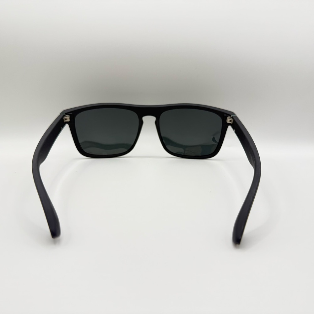 Fresh and Stylish Polarized Glass with Contrast Colors, PC Frame - Picture 6 of 7